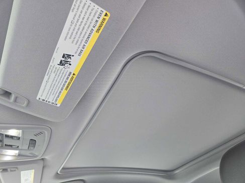 Used 2018 Chevrolet Malibu Premier w/ Premier Sun and Wheel Package image 24