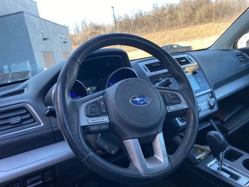 Used 2017 Subaru Legacy 2.5i Premium w/ Moonroof Package image 8