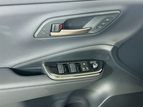 New 2025 Toyota Crown Signia image 15