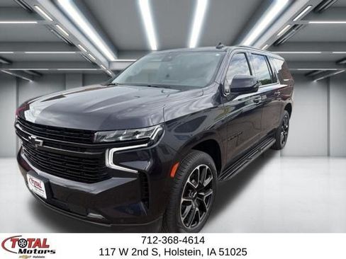 Certified 2024 Chevrolet Suburban RST w/ Luxury Package AWD/4WD image 4