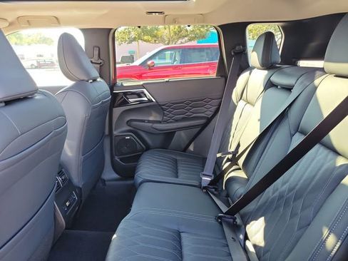 New 2026 Mitsubishi Outlander SEL image 14