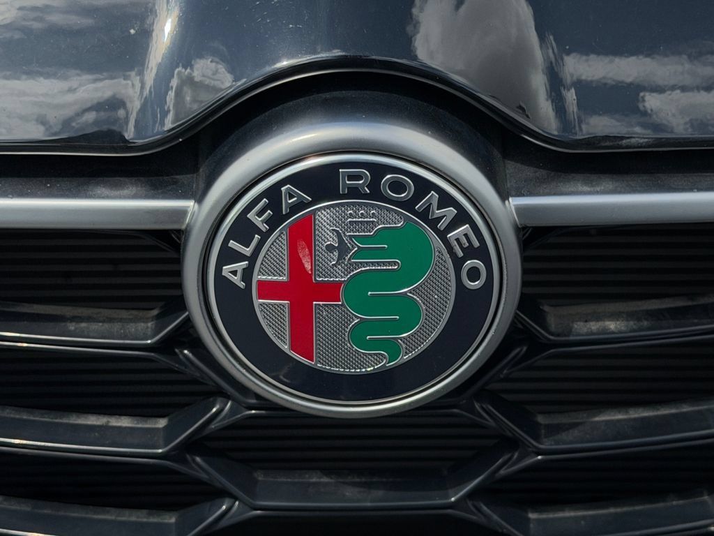 Used 2024 Alfa Romeo Tonale Ti AWD/4WD image 32