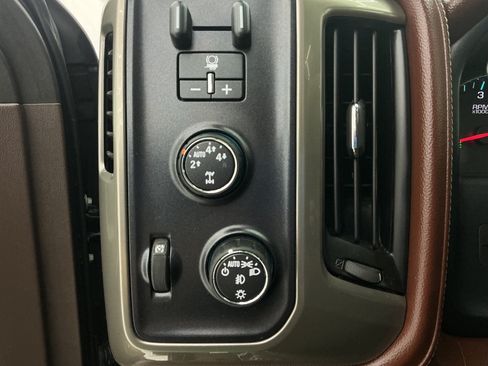 Used 2016 Chevrolet Silverado 1500 High Country AWD/4WD image 40