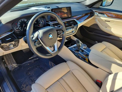 Used 2018 BMW 530i xDrive w/ Premium Package image 24