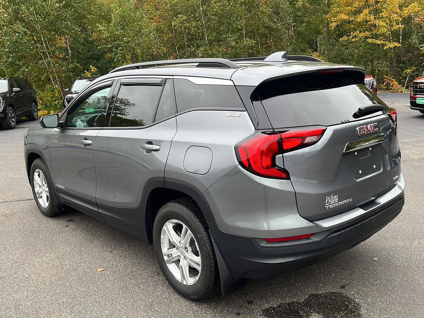 Used 2020 GMC Terrain SLE w/ Driver Convenience Package AWD/4WD image 3