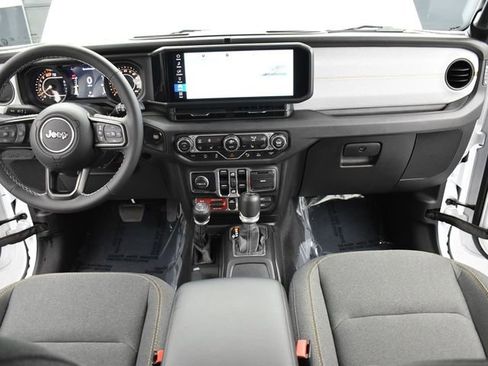 Used 2025 Jeep Wrangler Unlimited Sport AWD/4WD image 11