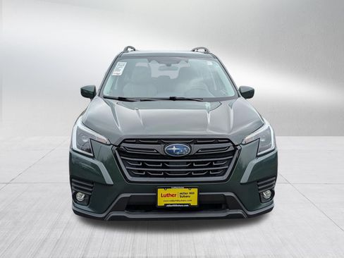 Used 2024 Subaru Forester Premium AWD/4WD image 2