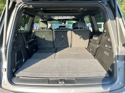 Used 2023 Jeep Wagoneer Series III w/ Premium Group I image 12