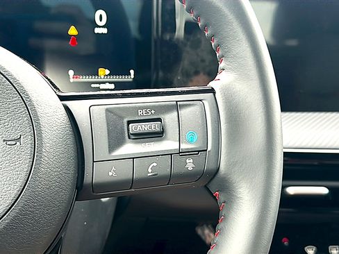 New 2026 Nissan Kicks SR w/ Cold Weather Package FWD image 18
