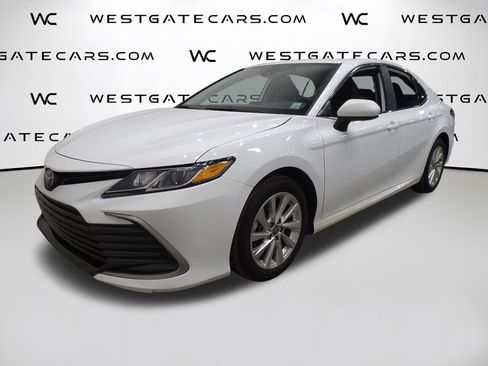 Used 2023 Toyota Camry LE image 1