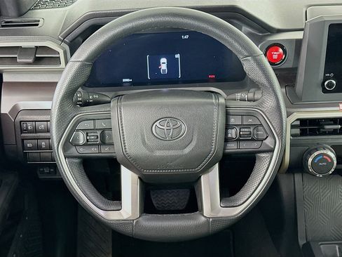 Used 2025 Toyota Tacoma TRD Off-Road image 18