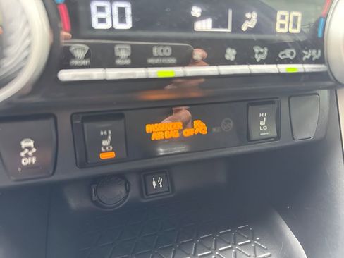 Used 2019 Toyota RAV4 XLE w/ Convenience Package AWD/4WD image 22