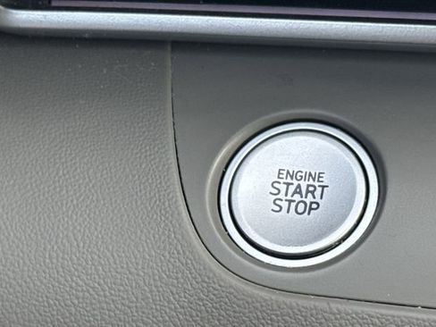 Used 2025 Hyundai Elantra SEL FWD image 18