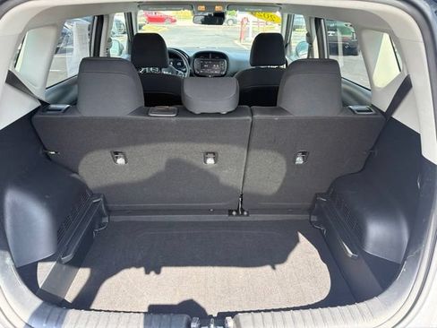 Used 2025 Kia Soul LX w/ LX Technology Package FWD image 31