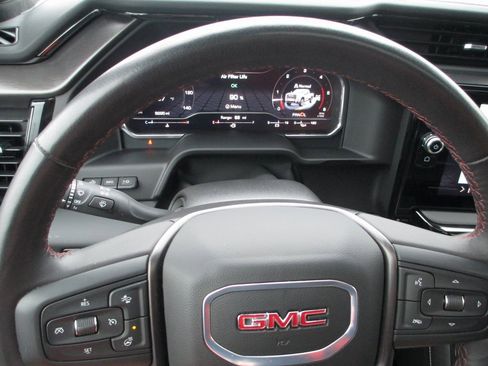 Used 2025 GMC Sierra 2500 AT4X image 32