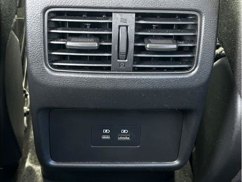 Used 2023 Nissan Rogue SV FWD image 10