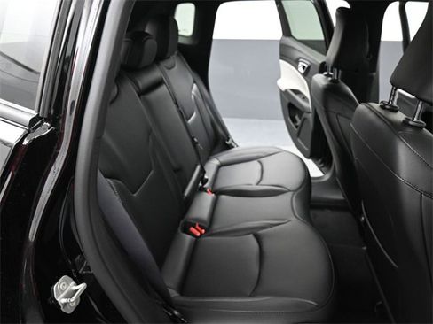 New 2026 Jeep Compass Limited w/ Mopar Graphics Package image 22