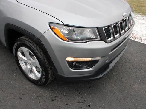 Used 2021 Jeep Compass Latitude image 2