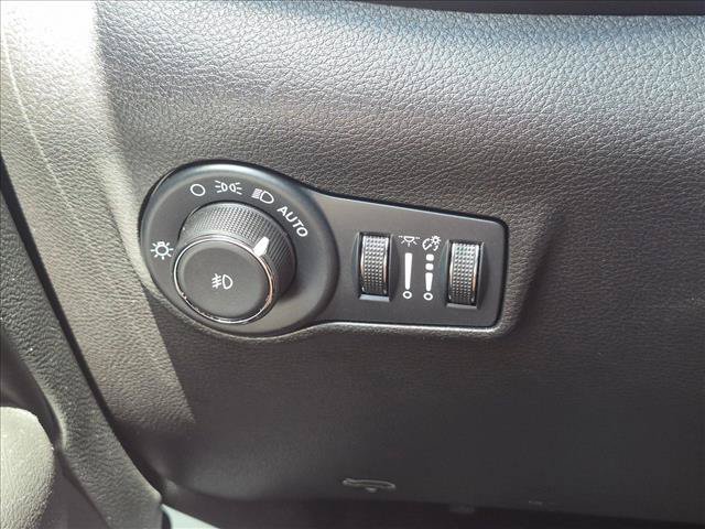 Used 2026 Jeep Compass Limited AWD/4WD image 11
