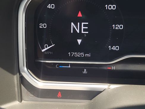 Used 2024 GMC Sierra 2500 Denali w/ Denali Reserve Package image 15