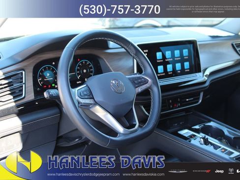 Used 2024 Volkswagen Atlas SE image 12
