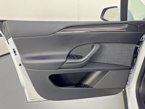 Used 2023 Tesla Model X image 44