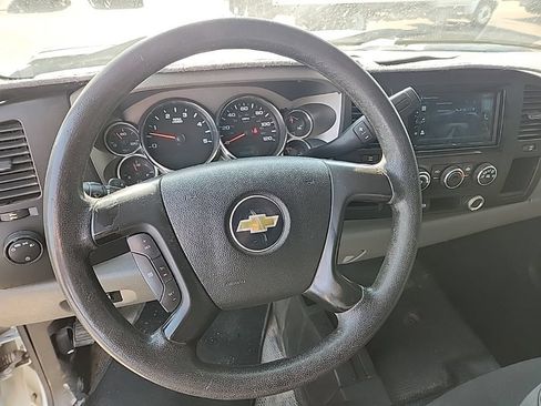 Used 2011 Chevrolet Silverado 3500 W/T AWD/4WD image 9