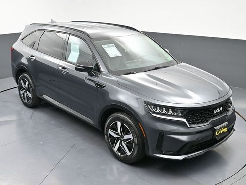 Used 2022 Kia Sorento S image 44