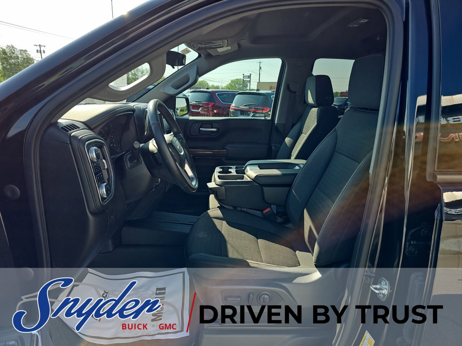 Used 2021 GMC Sierra 1500 Elevation w/ LPO, Elevation Black Package AWD/4WD image 10