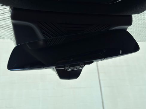 Used 2025 BMW i5 eDrive40i w/ M Sport Package RWD image 37