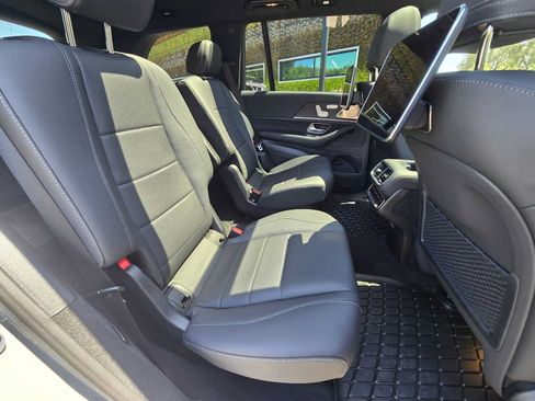 Used 2026 Mercedes-Benz GLS 450 4MATIC image 12