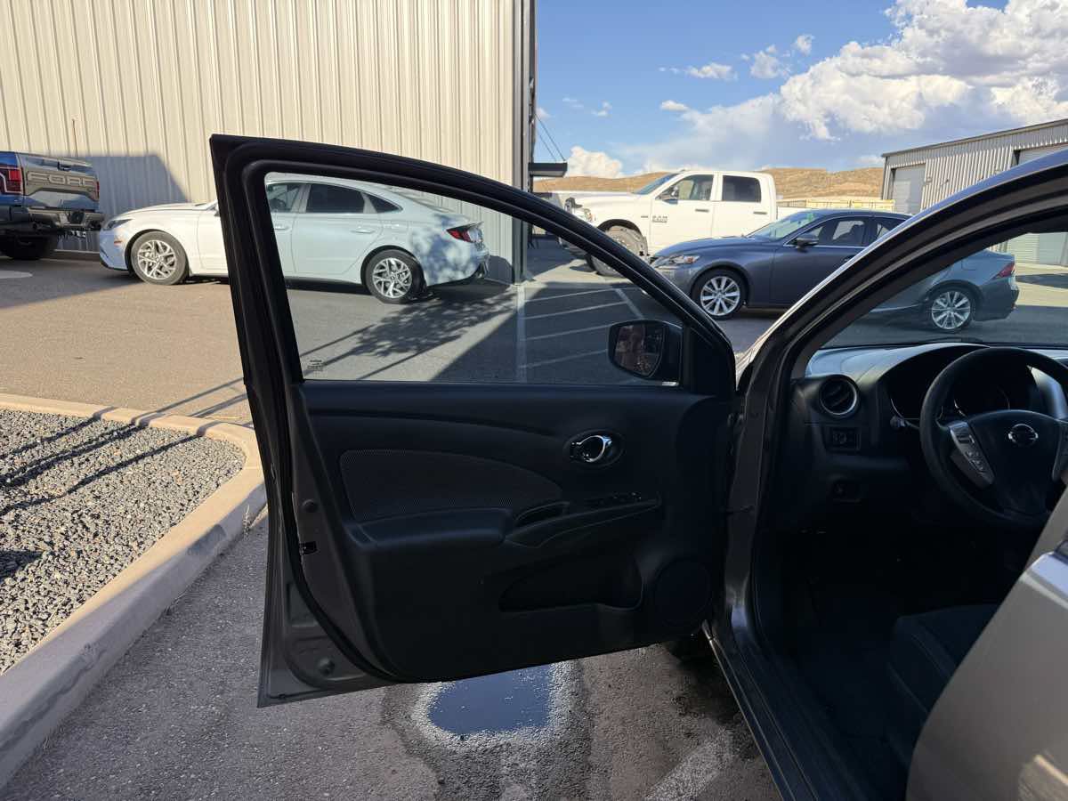 Used 2016 Nissan Versa SV FWD image 19