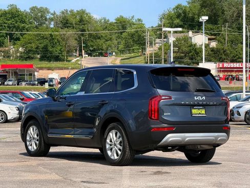 Used 2022 Kia Telluride LX AWD/4WD image 2