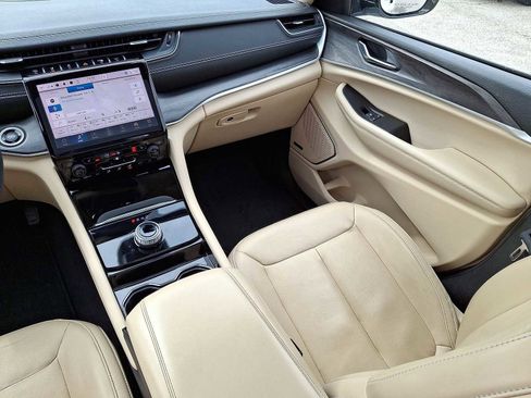 Used 2021 Jeep Grand Cherokee L Limited image 12