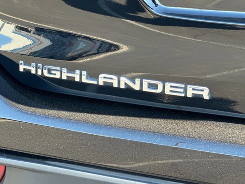 Certified 2025 Toyota Highlander XSE AWD/4WD image 28