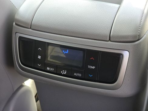 Used 2016 Toyota Highlander XLE image 25