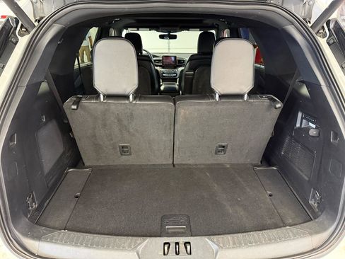 Used 2020 Ford Explorer Limited w/ Class III Trailer Tow Package image 12