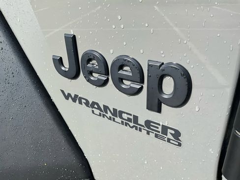 Used 2021 Jeep Wrangler Unlimited Sport AWD/4WD image 24