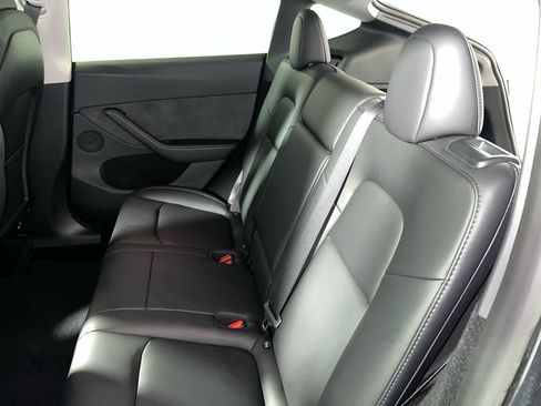 Used 2024 Tesla Model Y Long Range AWD/4WD image 27