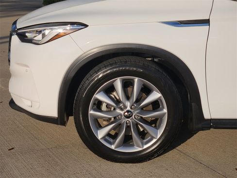 Used 2019 INFINITI QX50 Essential w/ Premium Heat Package image 8