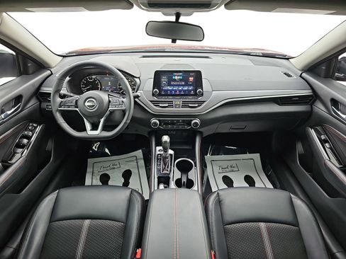 Used 2023 Nissan Altima 2.5 SR FWD image 10