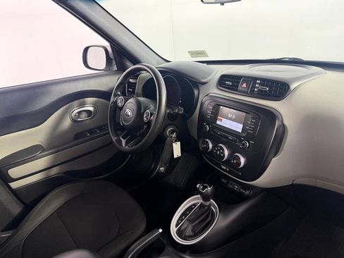 Used 2019 Kia Soul FWD image 29