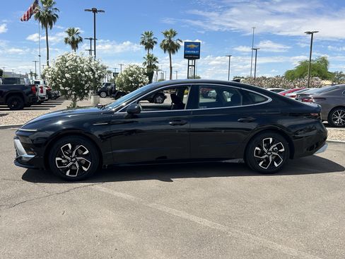 Certified 2024 Hyundai Sonata SEL FWD image 2