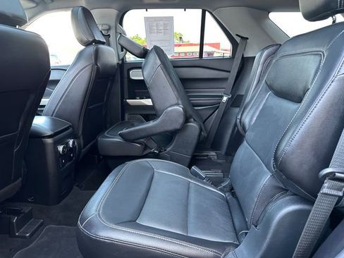 Used 2022 Ford Explorer Limited w/ Class IV Trailer Tow Package image 18