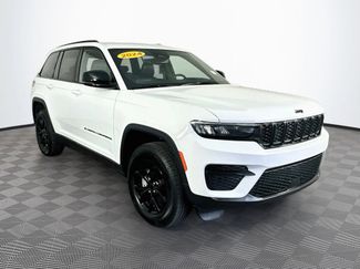 Used 2024 Jeep Grand Cherokee Altitude AWD/4WD video 2
