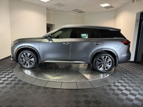 Certified 2026 INFINITI QX60 Luxe w/ Cargo Package FWD image 4