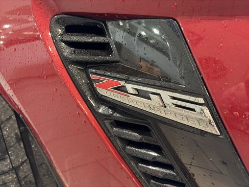 Used 2015 Chevrolet Corvette Z06 w/ 3LZ Preferred Equipment Group image 10