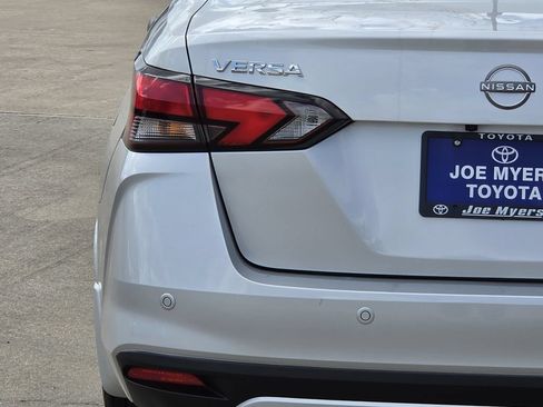 Used 2025 Nissan Versa S w/ Trunk Package FWD image 10