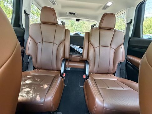 Used 2024 Subaru Ascent Touring image 29