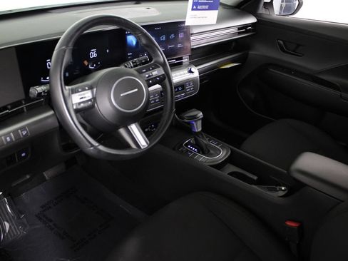 Certified 2024 Hyundai Kona SEL AWD/4WD image 19